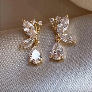 Elegant Butterfly 🦋 Gold and Silver Crystal Earrings